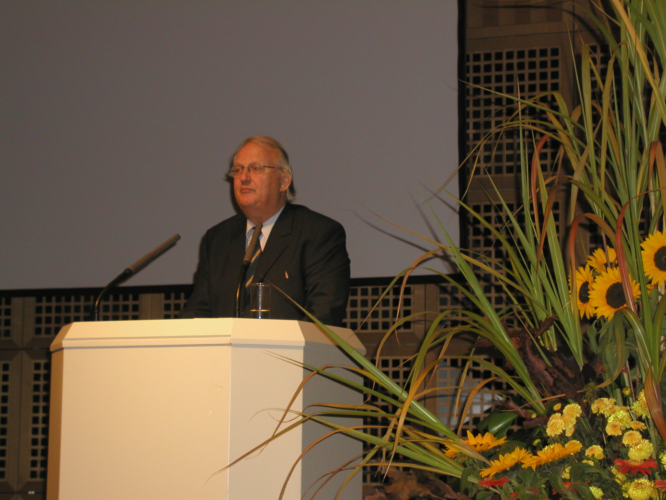 Ernst van de Wetering als Referent auf der Düsseldorfer Tagung. Foto: Kornelius Götz.