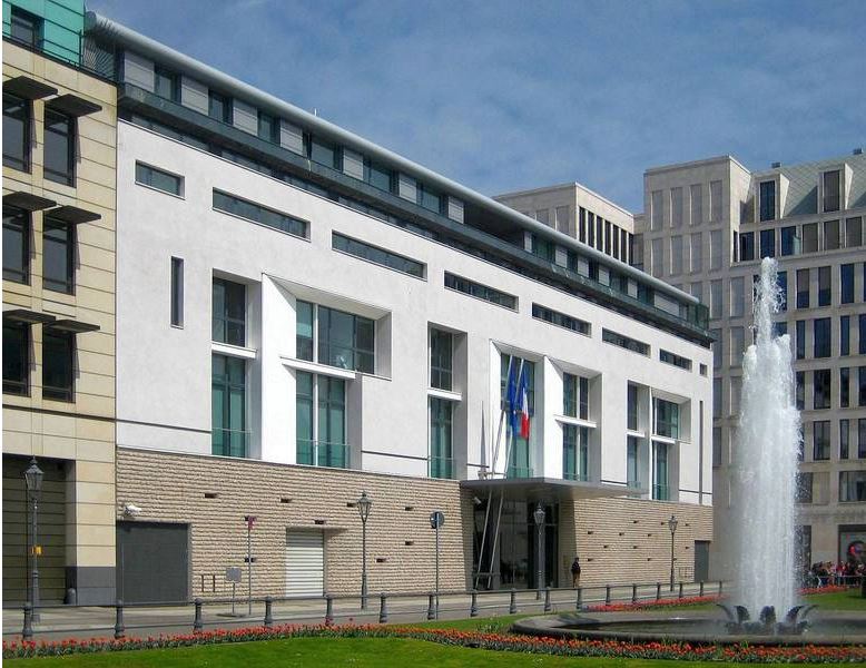 Die französische Botschaft in Berlin (Foto: Wikipedia; Beek100; CC BY-SA 3.0)