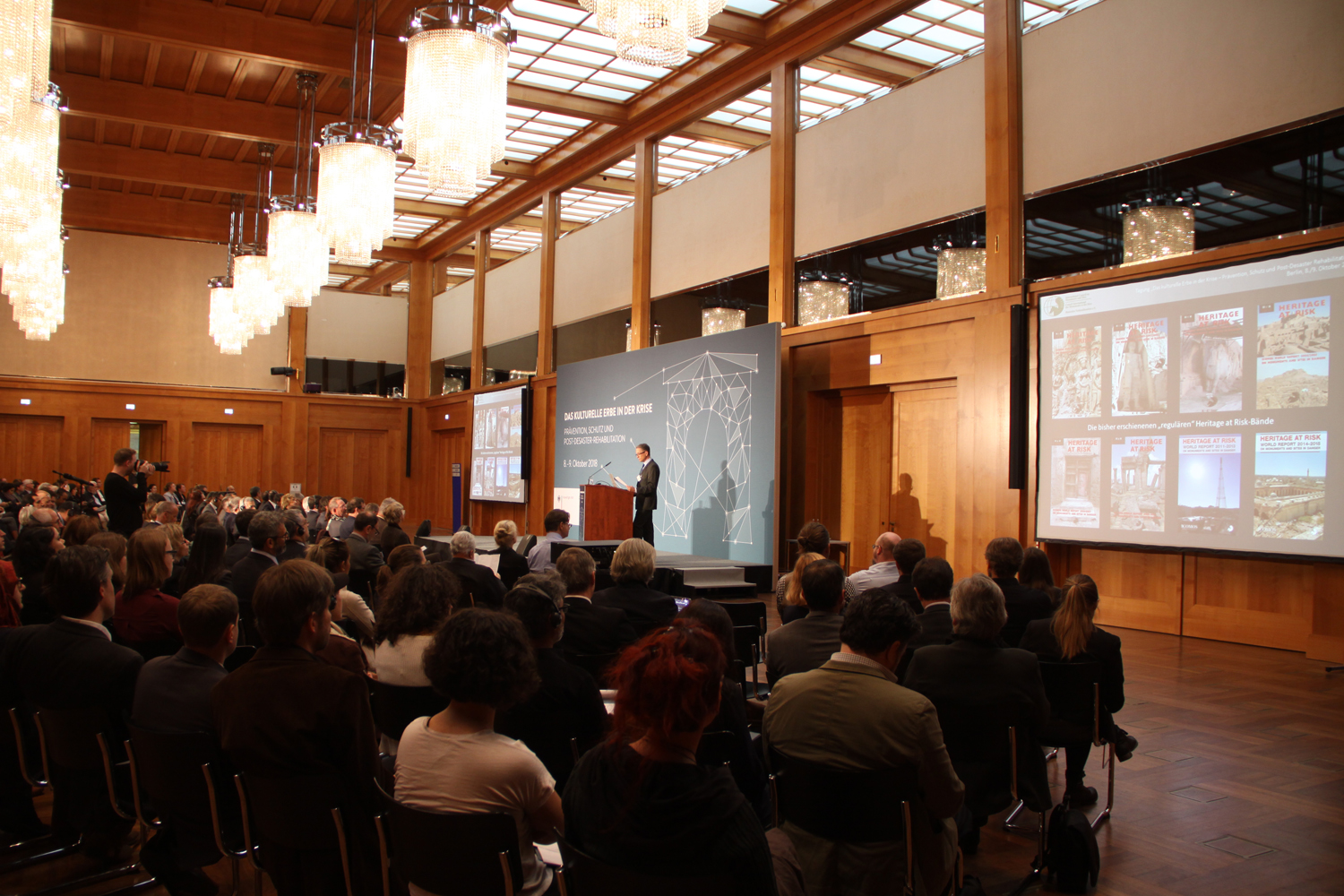 Der volle Konferenzssal belegte das große inernationale Interesse am Thema Kulturgüterschutz in Krisengebieten. Foto: Tatjana Held.