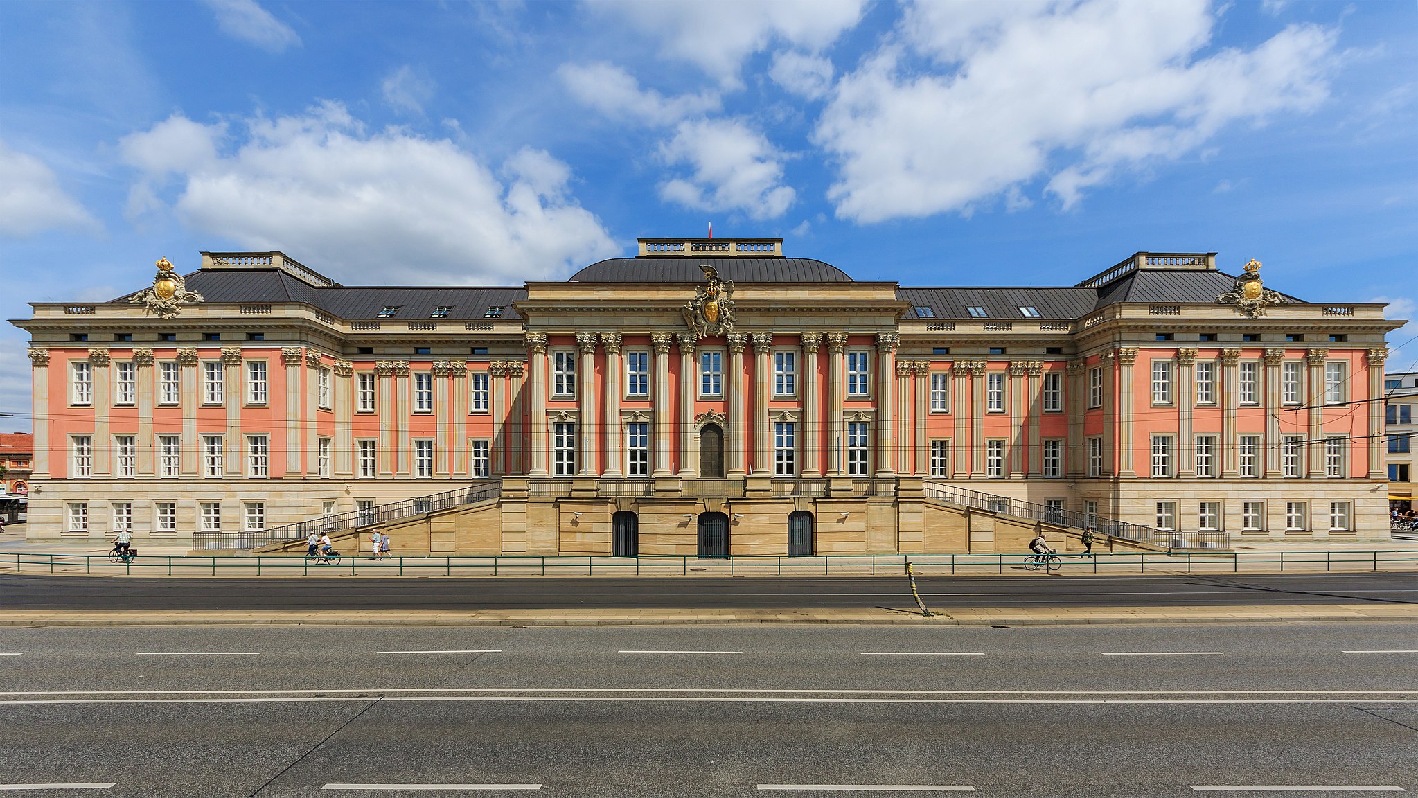 2048px-Potsdam_Stadtschloss_07-2017 Stadtschloss Potsdam (Foto: A.Savin, WikiCommons)