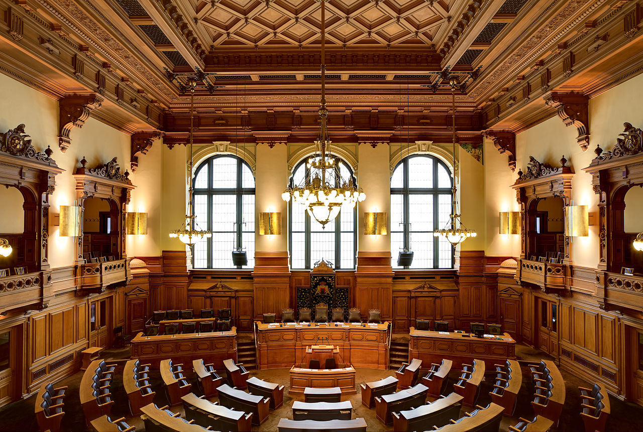 Plenarsaal_Hamburgische_Bürgerschaft_Christoph_Braun Plenarsaal der Hamburgischen Bürgerschaft (Foto: Christoph Braun; https://creativecommons.org/publicdomain/zero/1.0/deed.en)