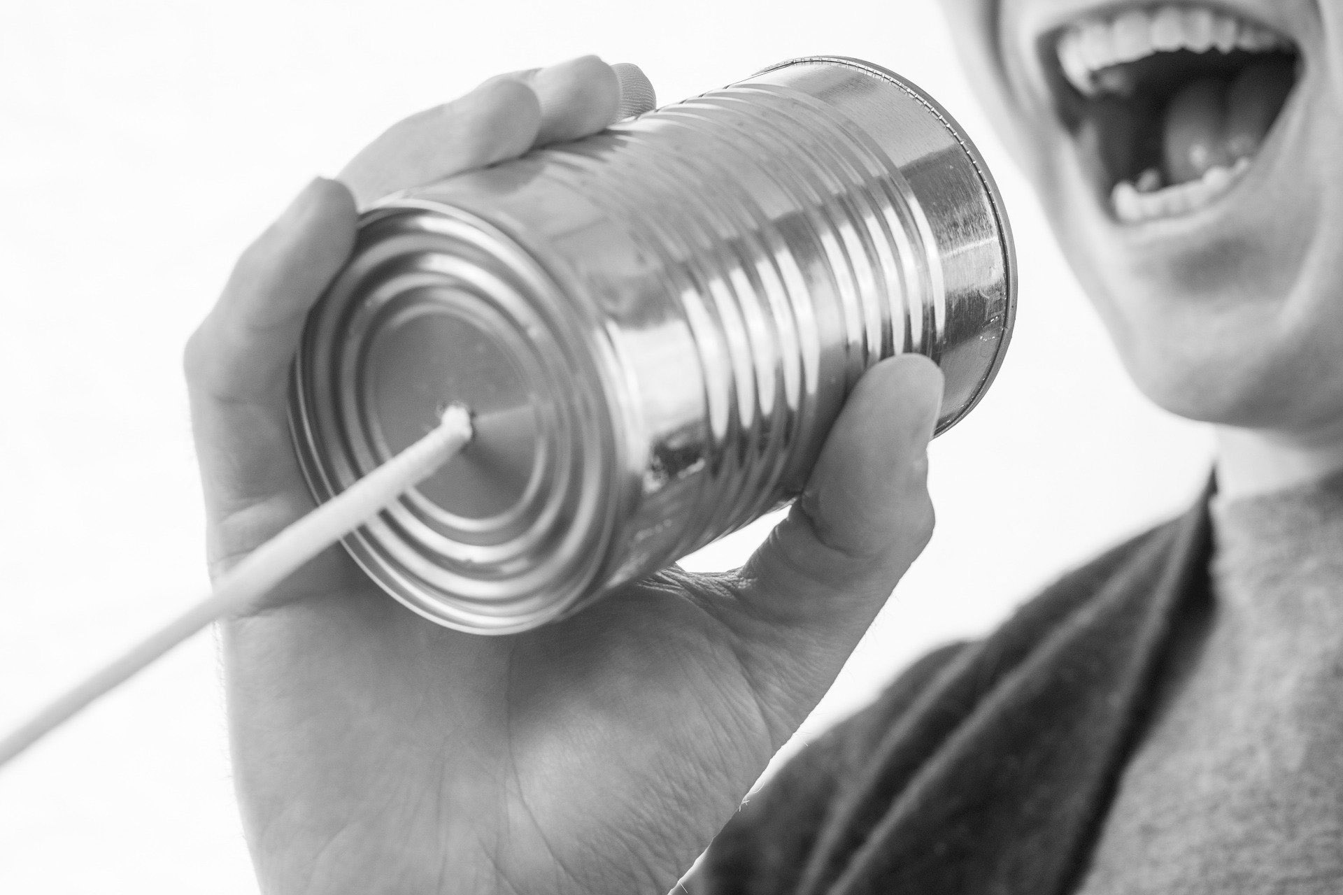 mundpropaganda_marketing_RyanMcGuire_pixabay Um auf sich aufmerksam zu machen, mussten Handwerker im Mittelalter sich und ihre Ware laut anpreisen. Noch heute heißt es „Klappern gehört zum Handwerk“. Auch beim Restaurieren darf Eigenwerbung nicht fehlen, sie sollte allerdings nicht vordergründig kommerziell ausgerichtet sein. Foto: RyanMcGuire, pixabay