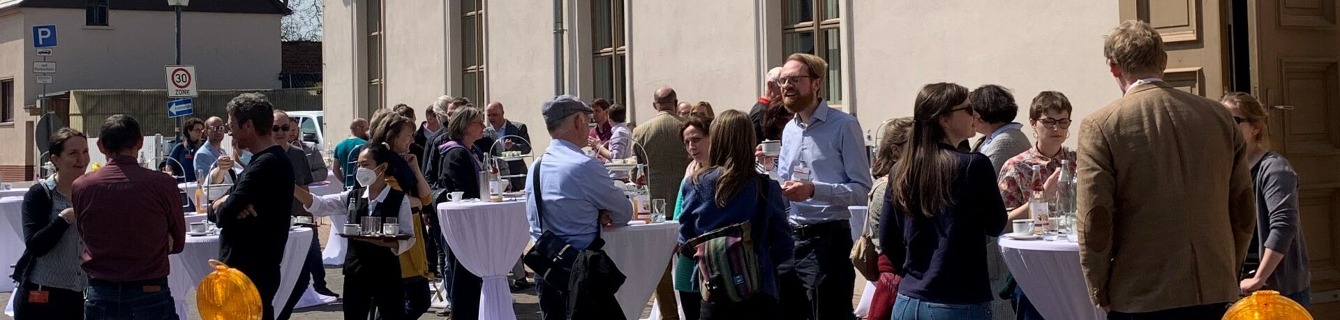 Erholsame Pausen bei feinem Catering und angeregten Gesprächen. Foto: Kulturstiftung Dessau-Wörlitz. 2022