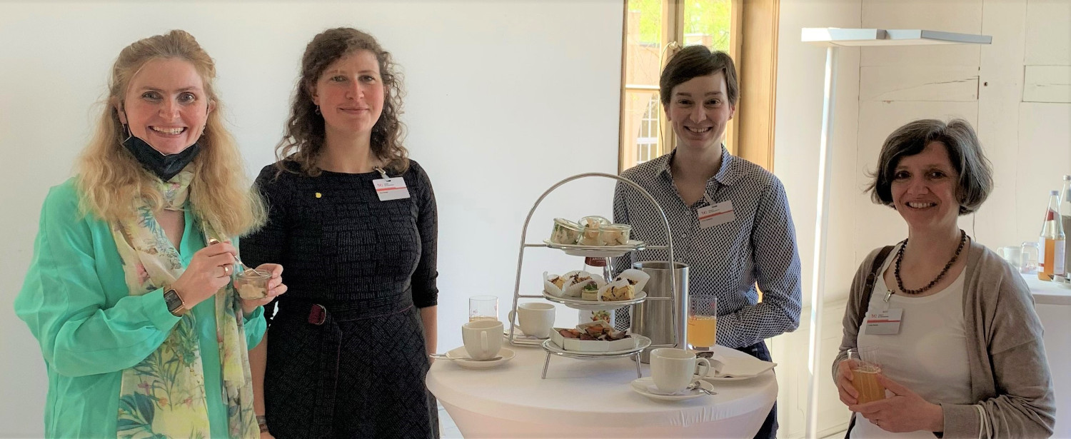 Orga-Team vor Ort – freundlich, engagiert und professionell: v.l.n.r.: Angela Walther, Jana Seeger, Julia Cahnbley, Linda Wenzel. Foto: Kulturstiftung Dessau-Wörlitz. 2022