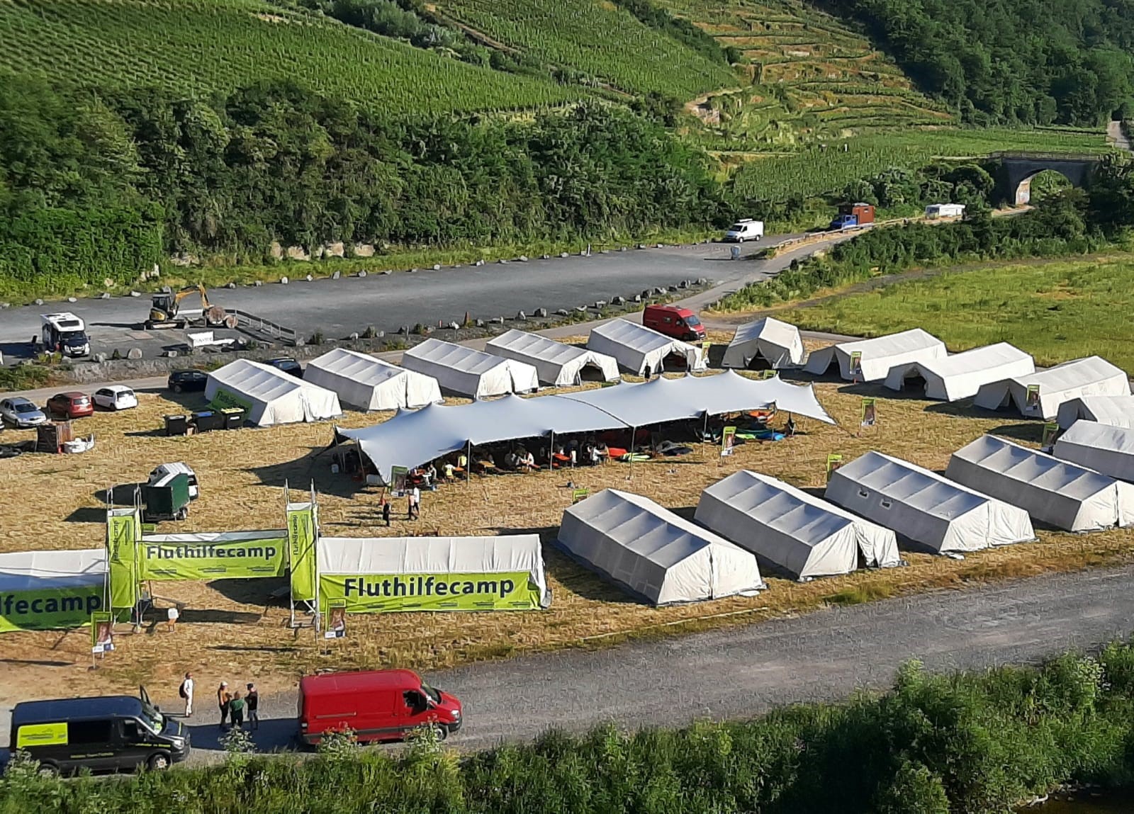 Fluthilfecamp der Jugendbauhütten im Juni 2023. Fotos: Dr. Uli Eltgen