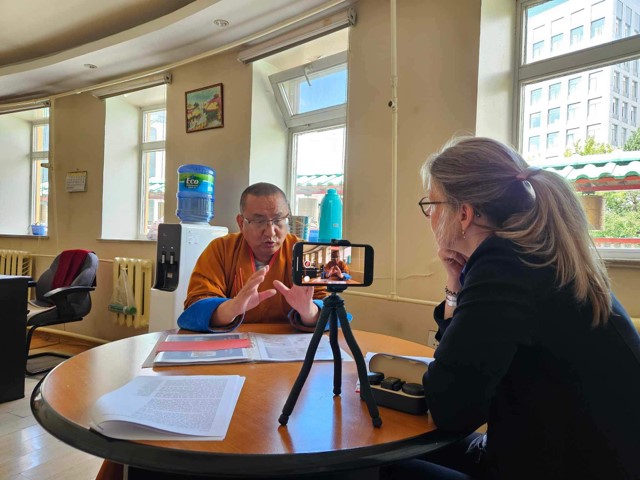 681b15ecbebec-SHF_eb00233681 "4 Restaurierungsprojekte – 4 Geschichten". Interview mit dem Ehrwürdigen Lama Ts. Altankhuu im Dashchoilin Kloster in Ulaanbaatar, Mongolei
© Solongo Sudar