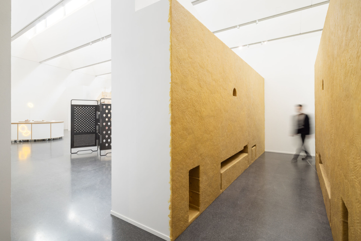 Optimized by JPEGmini 3.18.9.220874607-AV 0x2bda9c27 Narges Mohammadi, Passing Traces, Courtesy of Narges Mohammadi & Copperfield, London, Foto: Museum Ostwall / Roland Baege