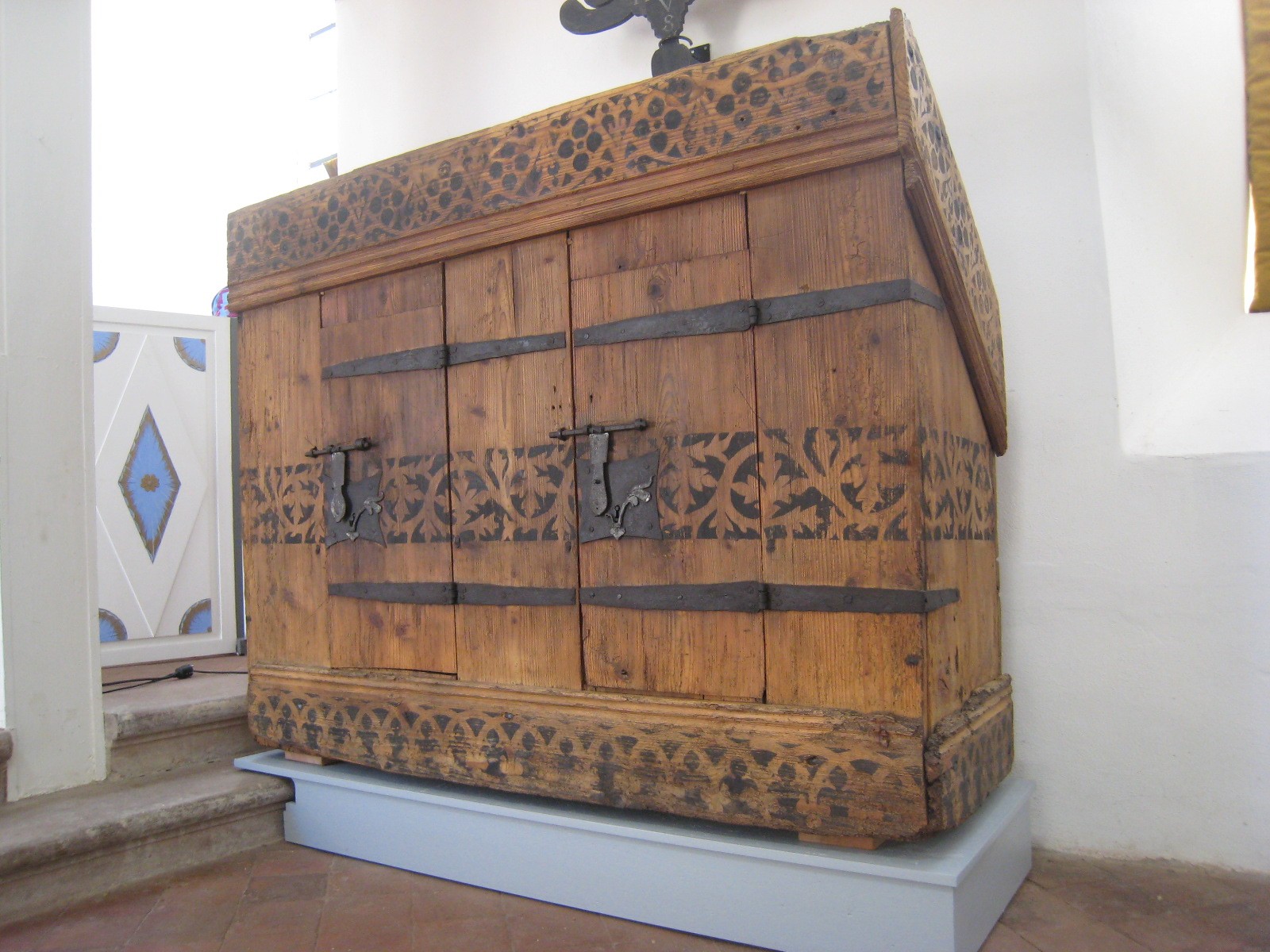 2025-09_LG_Treffen_TH_foto_Schitke_03 Gotischer Schrank von 1460