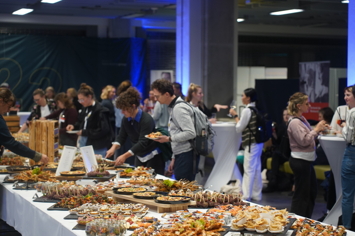 Apero im Wilhelminenhof. Foto: Johannes Seidel