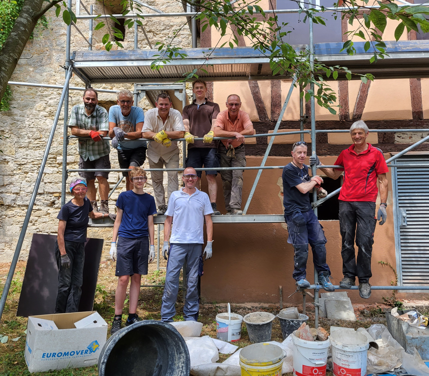 Freiwillig Engagierte sanieren das Torwächterhaus Langenburg. Quelle: Uwe Thamm,
Langenburg