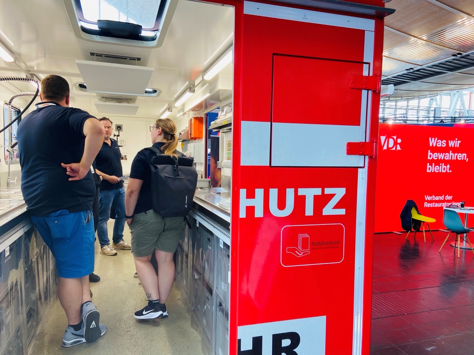 Viel besucht: Der Abrollbehälter Kulturgutschutz aus Köln.